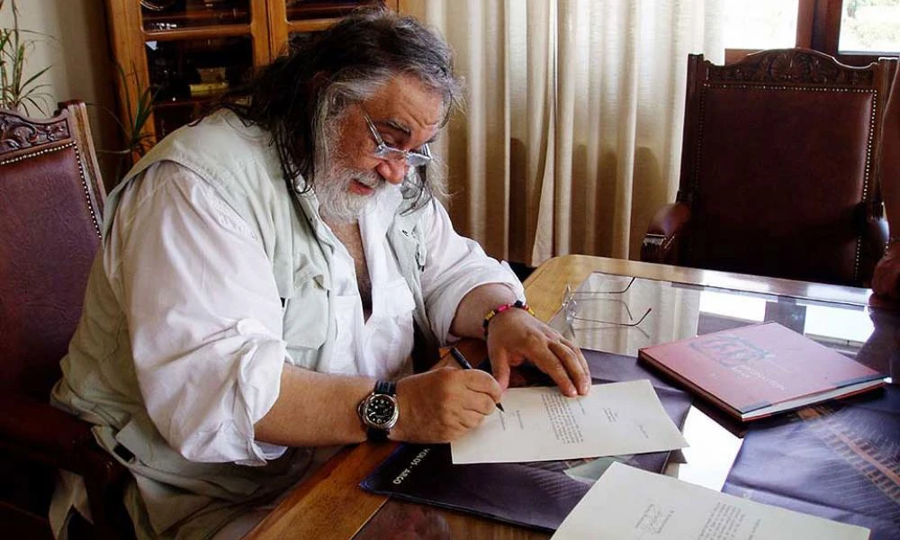 Αναντικατάστατος! Βαγγέλης Παπαθανασίου: Έφυγε από τη ζωή ο μεγάλος Έλληνας μουσικοσυνθέτης